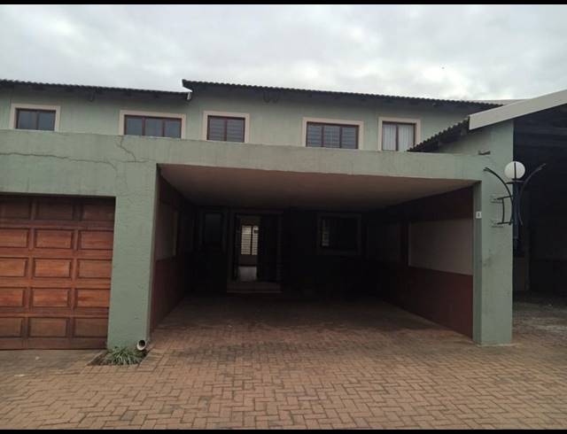 2 BEDROOM TOWNHOUSE FOR SALE IN GREENHILLS